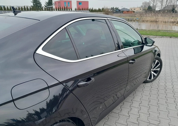 Skoda Superb cena 72900 przebieg: 125000, rok produkcji 2015 z Pakość małe 596